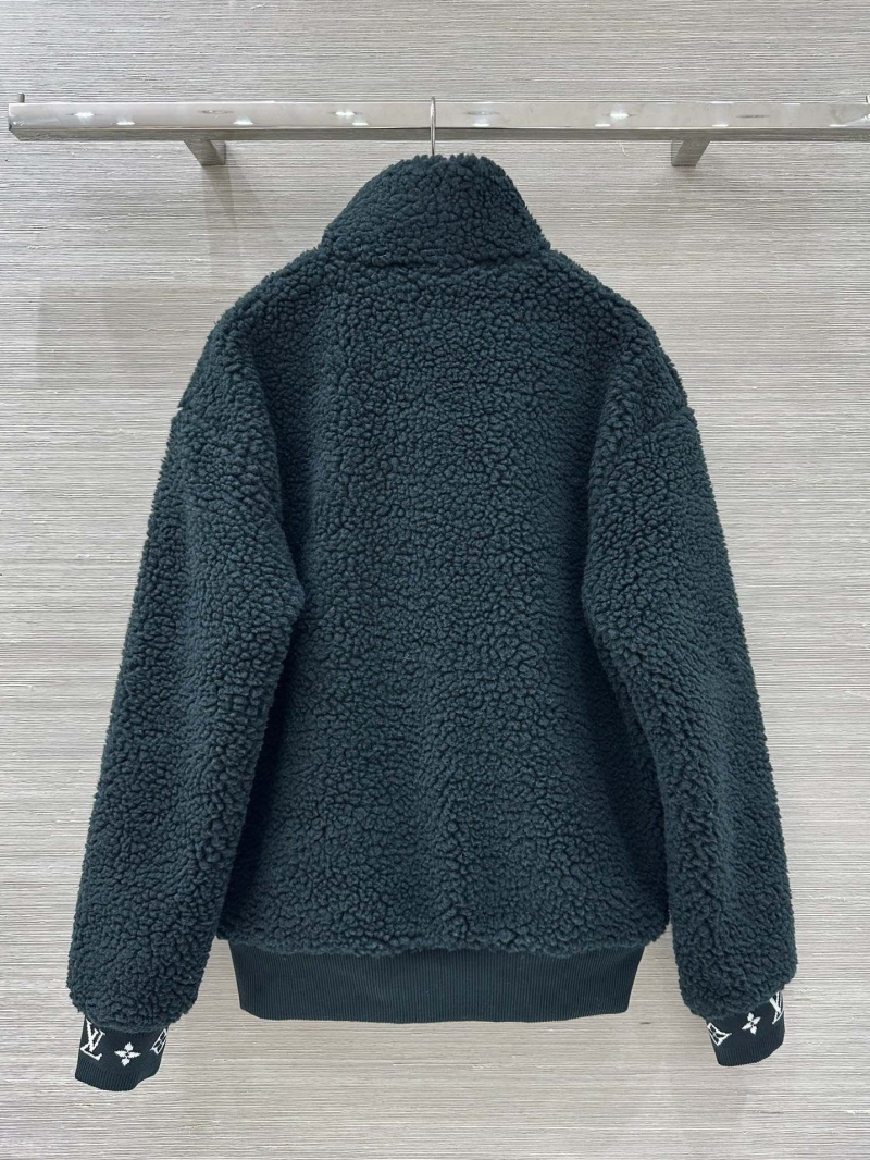 l0vis Vvtt0n outwear